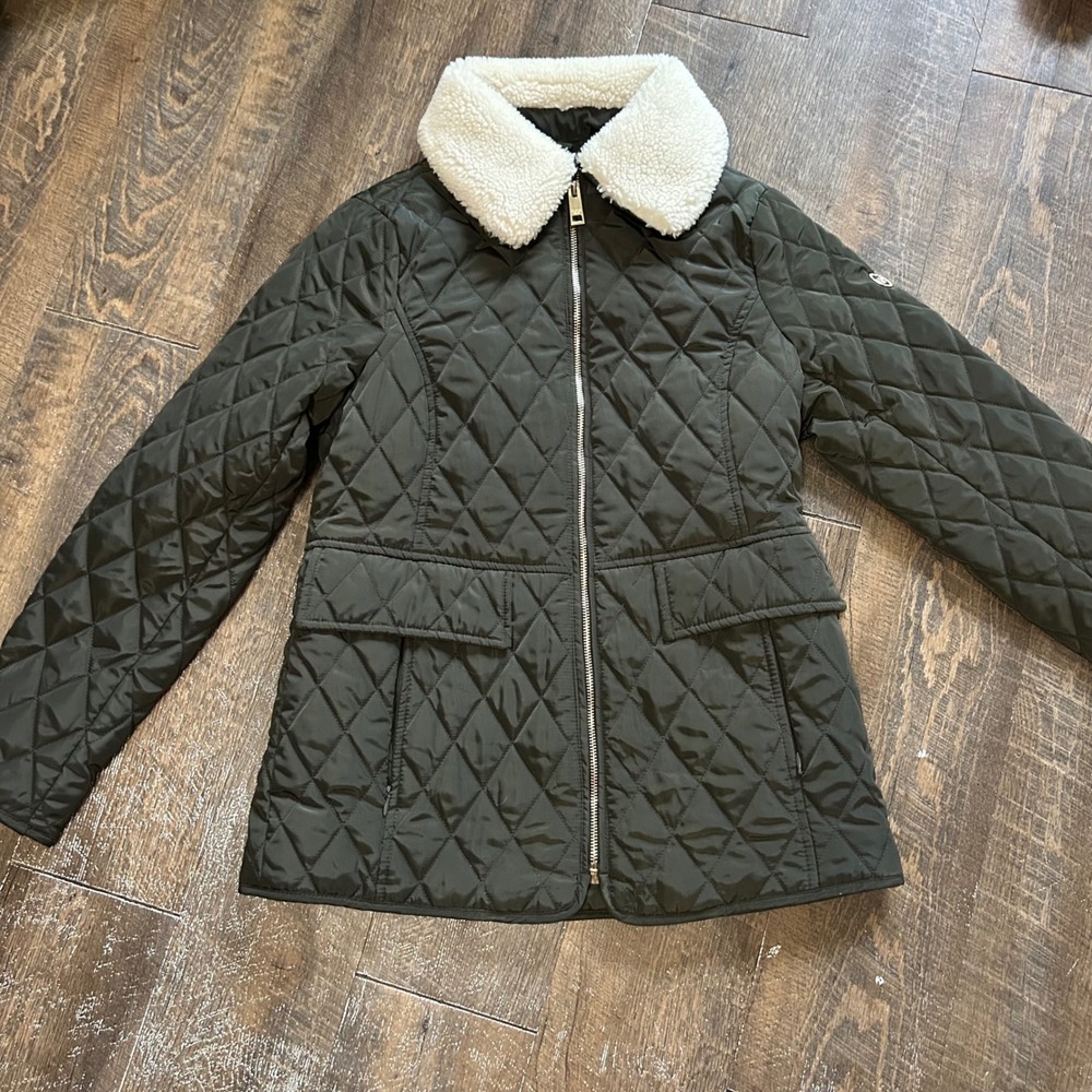 Michael Kors Womens Quilted Barn Jacket Olive Green Faux Fur Collar Size M